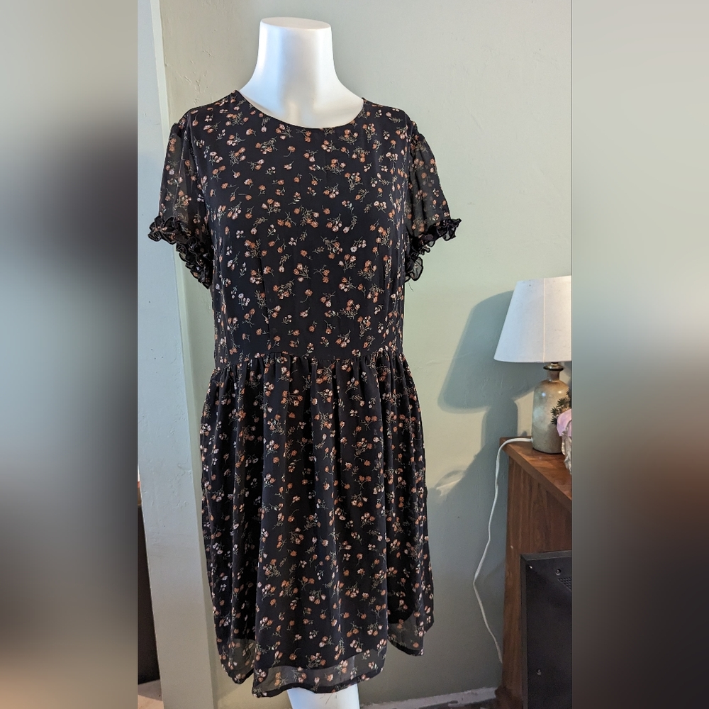 Lofty Manner Size Large Mini Dress Floral